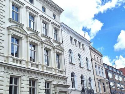 Eindrucksvolles Wohn- & Geschäftshaus mit 7 WE (6 frei verfügbar) und 1 GE in bester Altstadtlage!