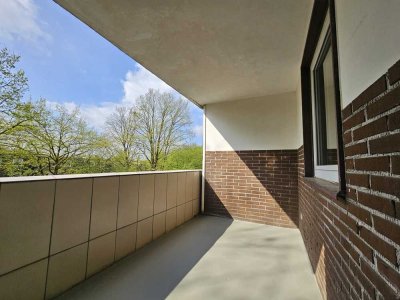 NEU!! Frisch renovierte 3 Zimmer Wohnung mit offenem Grundriss und Balkon