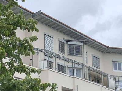 Individuelle Dachgeschoss-Maisonette Wohnung mit 2 grossen Terrassen und traumhaften Blick