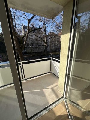 ERSTBEZUG NACH KERNSANIERUNG!BESTLAGE WESTEND 3 Zimmer, EBK, Balkon etc