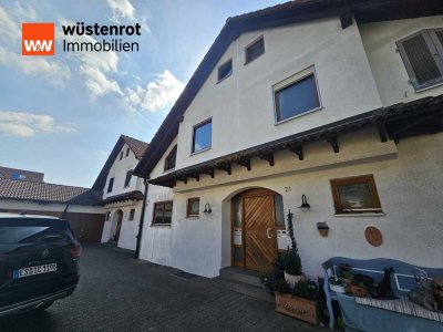 Kampfansage zu einer Doppelhaushälfte!
"MODERNES WOHNEN IM HAUS-IM-HAUS-SYSTEM"
