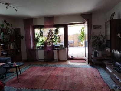 1200 € - 240 qm² - 5.0 Zi.