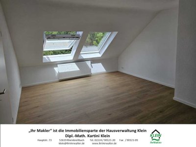 Charmante frisch sanierte 2,5 Zi.-Wohnung im Dachgeschoss