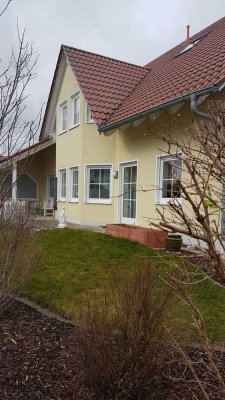 Wochenendheimfahrer/in / Nichtraucher/in  /         1 1/2 Zi. DG-Wohnung