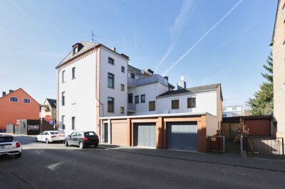 RESERVIERT - Solides 4 -Familienwohnhaus mit Appartement und zwei Garagen in Oberlahnstein