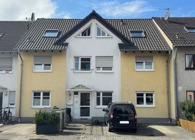 St. Augustin Menden, ruhige 3-Zimmer-DG-Wohnung mit sonnigem Westbalkon in gepflegtem 3-Fam.-Haus