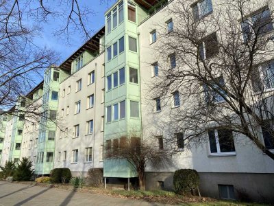 Helle, toll geschnittene 2-Zimmer-Dachgeschoßwohnung in Stadt- und Uninähe mit Balkon und EBK