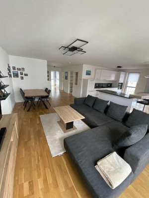 Neuwertige 3-Raum-Wohnung mit geh. Innenausstattung sowie Balkon und EBK