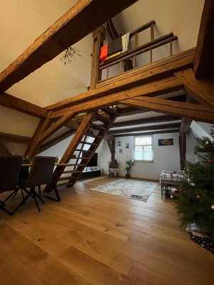 Großzügiges Dachgeschoss-Loft nach Kernsanierung zu vermieten