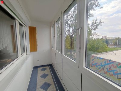 Heller Wohntraum mit schöner verbauter Loggia!