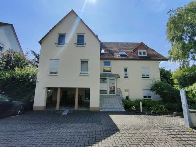 Moderne, helle Maisonette-DG-Wohnung in Wiesbaden-Erbenheim mit 2 Balkonen in attraktiver Lage