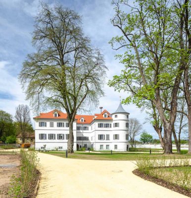 Wohnen im komplett neu sanierten Schloß Regendorf