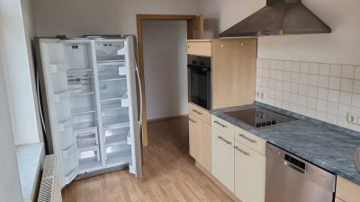 Preiswerte, gepflegte 2-Zimmer-Wohnung mit Einbauküche in Reichenbach im Vogtland