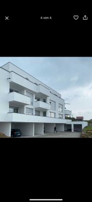 Neuwertige 4-Raum-Wohnung mit Balkon in Möckmühl