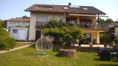 Privat Verkauf: Wunderschönes Einfamilienhaus in ruhiger Hang-/Ortsrandlage mit Garten und Fernblick