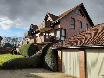 Schöne 4-Zimmer-DG-Wohnung mit Einbauküche und Balkon in Syke