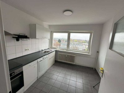 *Neu renoviert, Einbauküche und teil möbliert* 3-Zi-Whg mit toller Aussicht in Lebenstedt!
