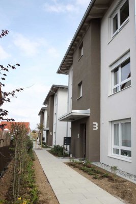 Exklusive, neuwertige 4-Raum-DG-Wohnung mit gehobener Innenausstattung mit EBK in Dußlingen