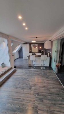 Helle 2-Zimmer-Maisonette in Nürnberg - flexibel möbliert