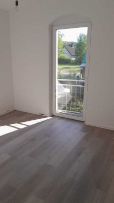 Attraktive und vollständig renovierte 2-Zimmer-Wohnung mit Balkon in Diekholzen