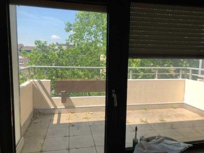 sofort bezugsfertige 2,5 Zimmer Wohnung mit Balkon