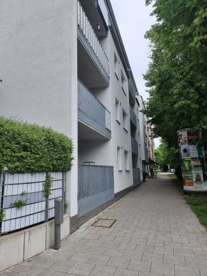 Stilvolle, moderne 2-Raum-Wohnung mit Balkon in München Berg am Laim