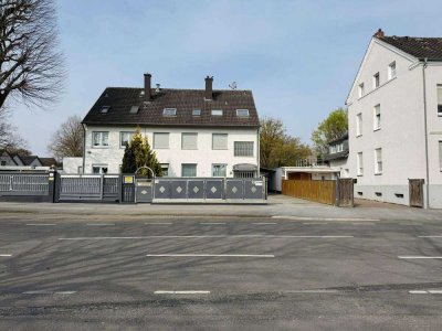 Charmante Dachgeschosswohnung mit Stellplatz in ruhigem 3-Parteien-Haus in Dortmund-Hostedde