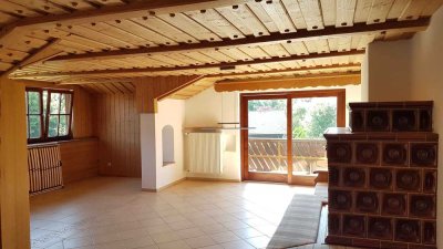 Großzügige 3 Zimmer Wohnung, 1 OG im alpenländischen Baustil mit 2 Balkonen