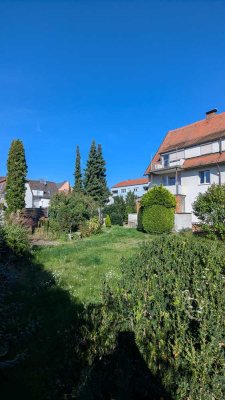 Sanierte 3-Zimmer-Wohnung mit großem Garten