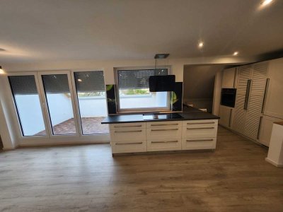 Attika-Wohnung mit 3,5 Zimmern und Loggia in Kreuzwertheim