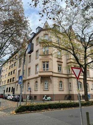 Schön und ruhig leben in sanierter Altbau-Wohnung