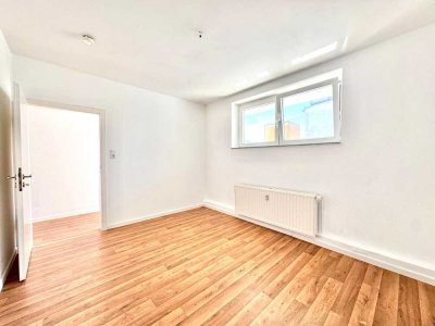 Frisch renovierte 2,5 Zim. Wohnung im Zentrum mit Aufzug!!