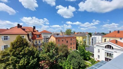 Zentrale 2 ZKB Wohnung mit traumhafter Süd West Dachterrasse in Regensburg
