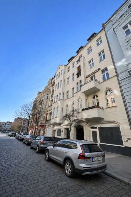 Schöneberger Altbauperle -
mit Balkon, Aufzug & Kaminofen
