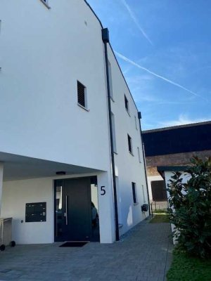 Exklusive, neuwertige 4-Zi.EG-Whg.  mit Garten u. Aufzug in Neuenburg am Rhein
