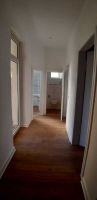 Sanierte Altbauwohnung mit Balkon im Bielefelder Westen