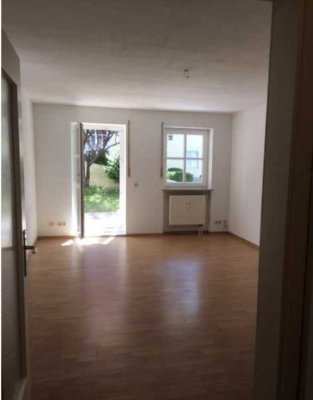 Helle 1-Zimmer-Wohnung mit Terrasse in Dachau