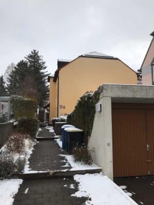 Helle 2-Zimmer Dachgeschosswohnung mit Balkon in Mering