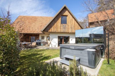 Alt trifft Neu! Neuwertiges Landhaus mit Sauna und Whirlpool!