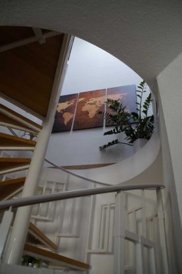Moderne Maisonettewohnung mit zwei Balkonen, Tiefgarage & Toplage im Grafischen Viertel (Zentrum-Ost