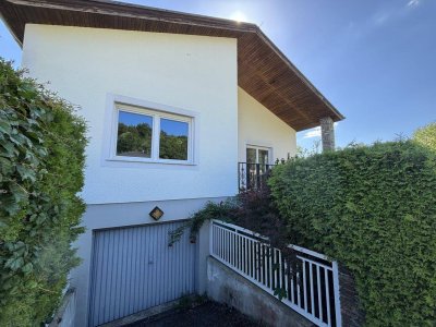 Charmantes 4 Zimmer-Einfamilienhaus mit Garten, Balkon &amp; Garagen