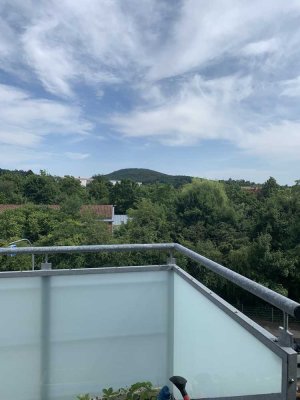 **Charmante Dachgeschosswohnung mit sonnigem Balkon**