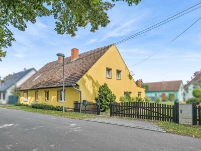 Doppelhaushälfte auf ca. 450 m² Grundstück in Neuhäsen - Handwerkerobjekt mit Ausbaumöglichkeiten