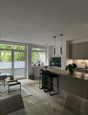 Stilvolle 2-Zimmer-Wohnung mit neuer Küche & Balkon in zentraler Lage (Hulsberg)