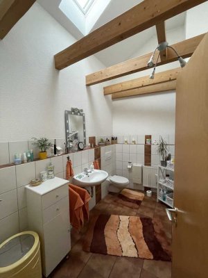 Wunderschöne 3-Zimmer-DG-Wohnung mit Balkon und Einbauküche in Kassel-Bad Wilhelmshöhe