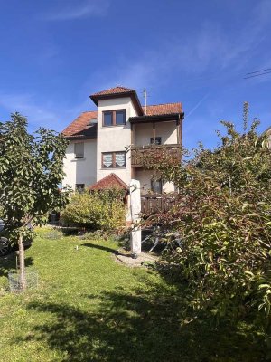 +++Zweifamilienhaus mit Gewerbeeinheit in zentraler Lage von Metzingen