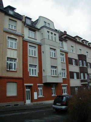 Helle, moderne 4-Zimmer DG-Whg. im Herzen von Frankfurt-Höchst