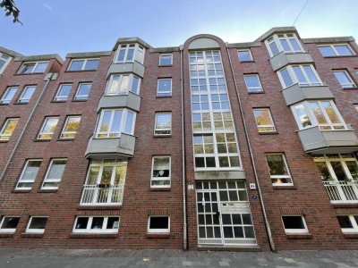 Wohnen in Wassernähe! Renovierte 3-ZKB-Balkonwohnung in der Südstadt zu vermieten!
