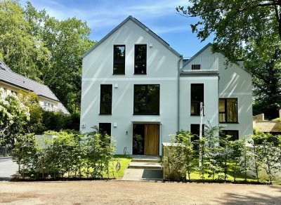 Exklusives Stadthaus in Hamburg-Blankenese mit TG-Garage u. Garten