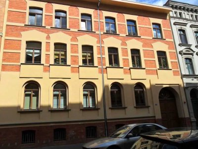 Wunderschöne 2-Zimmer-Wohnung mit Einbauküche mitten in der Innenstadt von Halle (Saale)